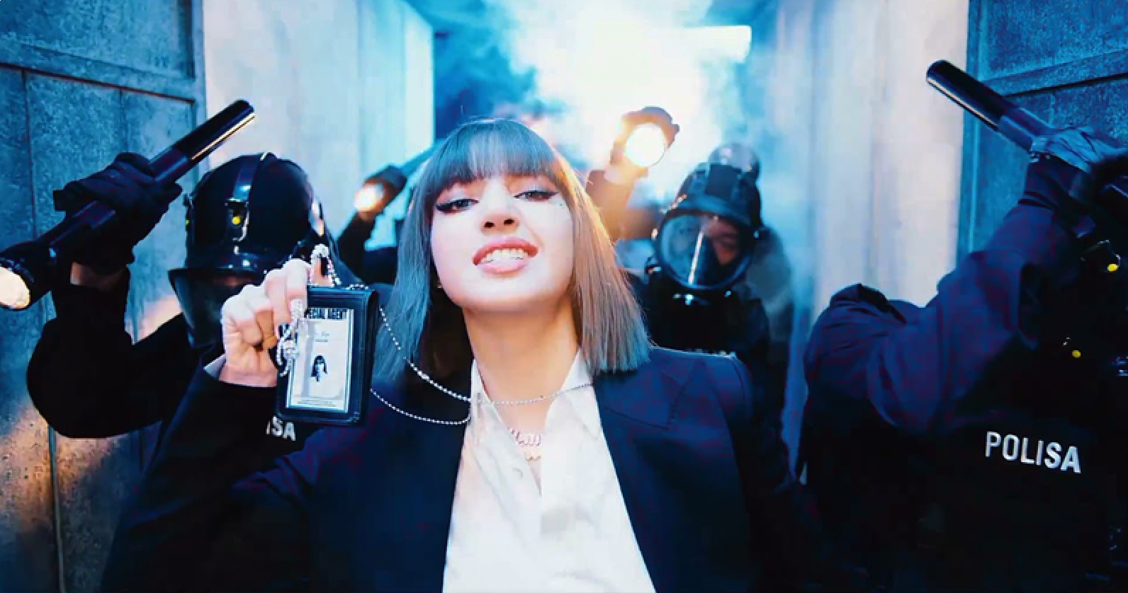 BLACKPINK Lisa 'LALISA' Becomes the Fastest Debut Song to Reach This Spotify Streams